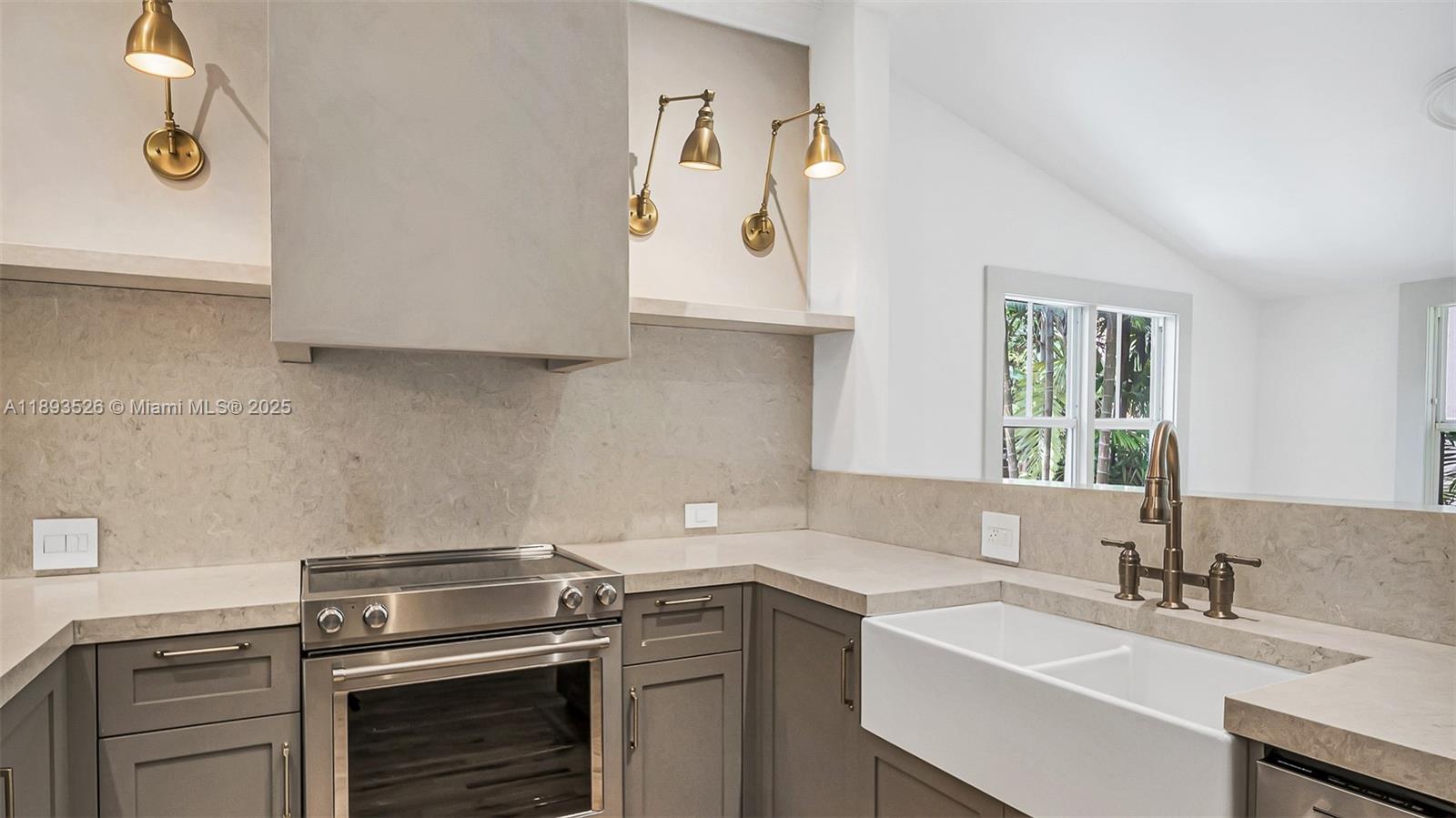 85 NE 46th St Miami, FL 33137