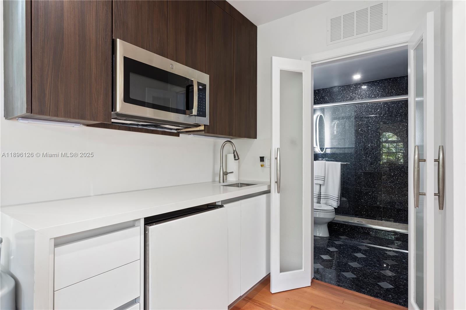 5801 Pine Tree Dr Miami Beach, FL 33140 5801 Pine Tree Dr Miami Beach, FL 33140