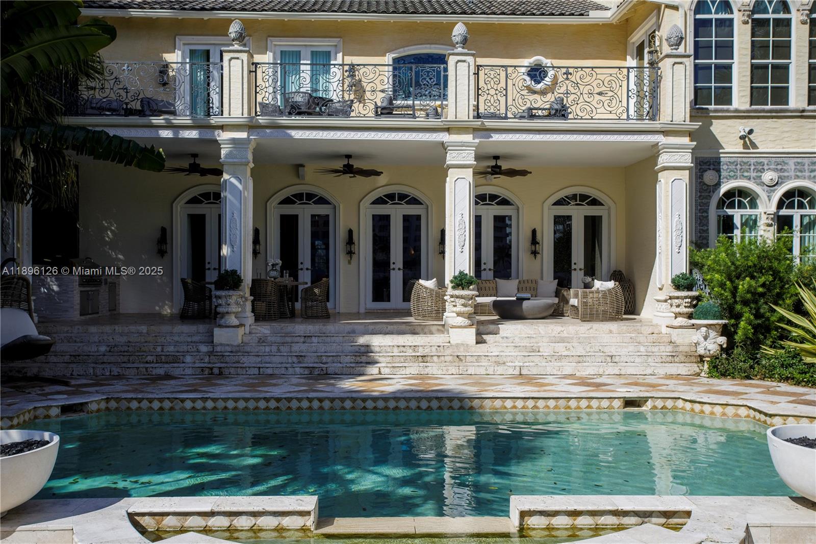 5801 Pine Tree Dr Miami Beach, FL 33140 5801 Pine Tree Dr Miami Beach, FL 33140