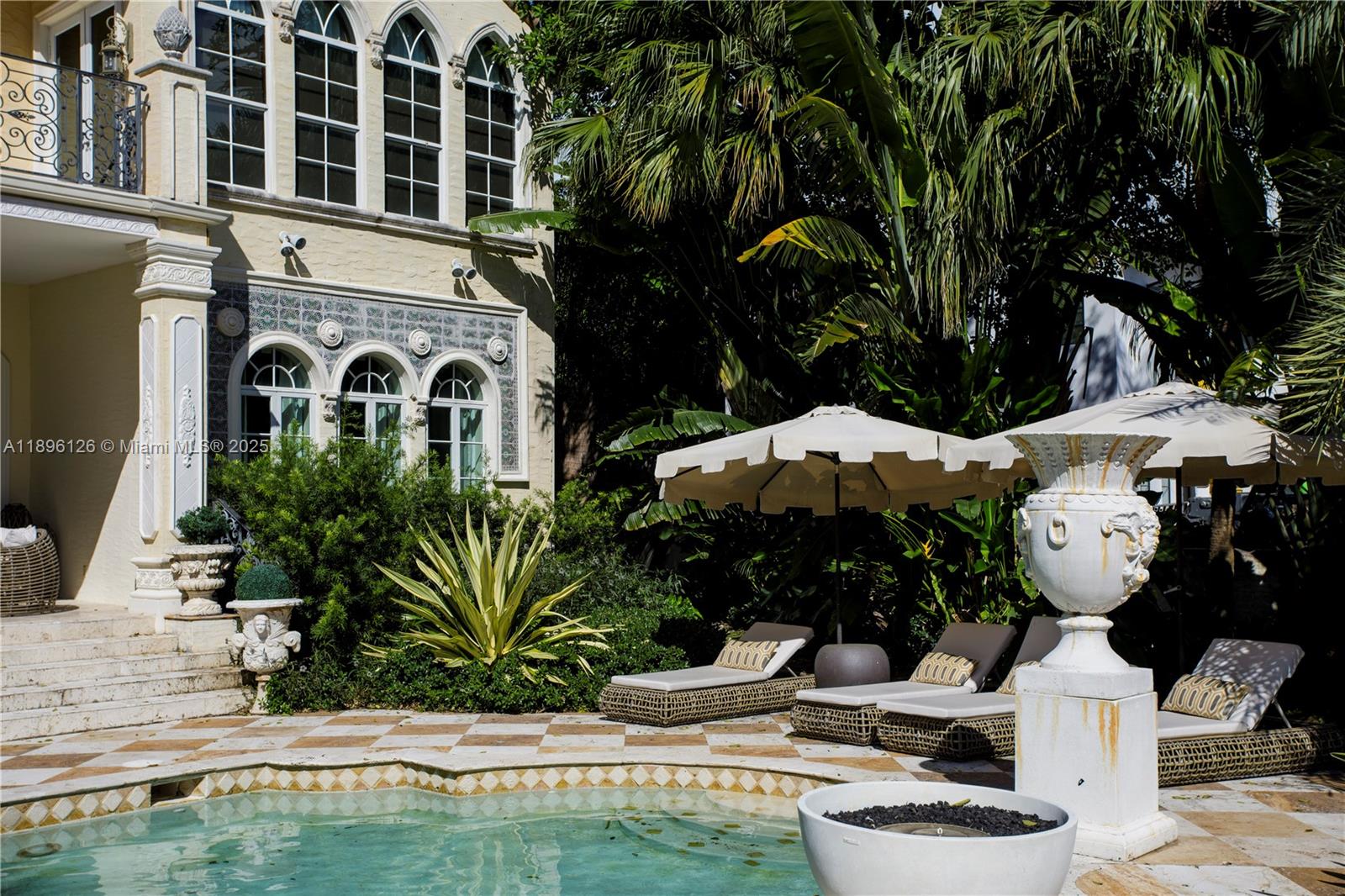 5801 Pine Tree Dr Miami Beach, FL 33140 5801 Pine Tree Dr Miami Beach, FL 33140