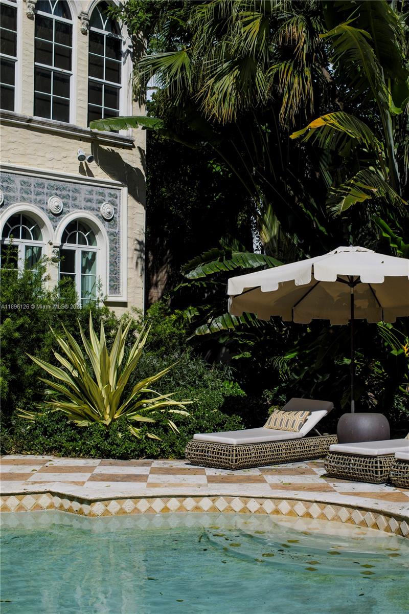 5801 Pine Tree Dr Miami Beach, FL 33140 5801 Pine Tree Dr Miami Beach, FL 33140
