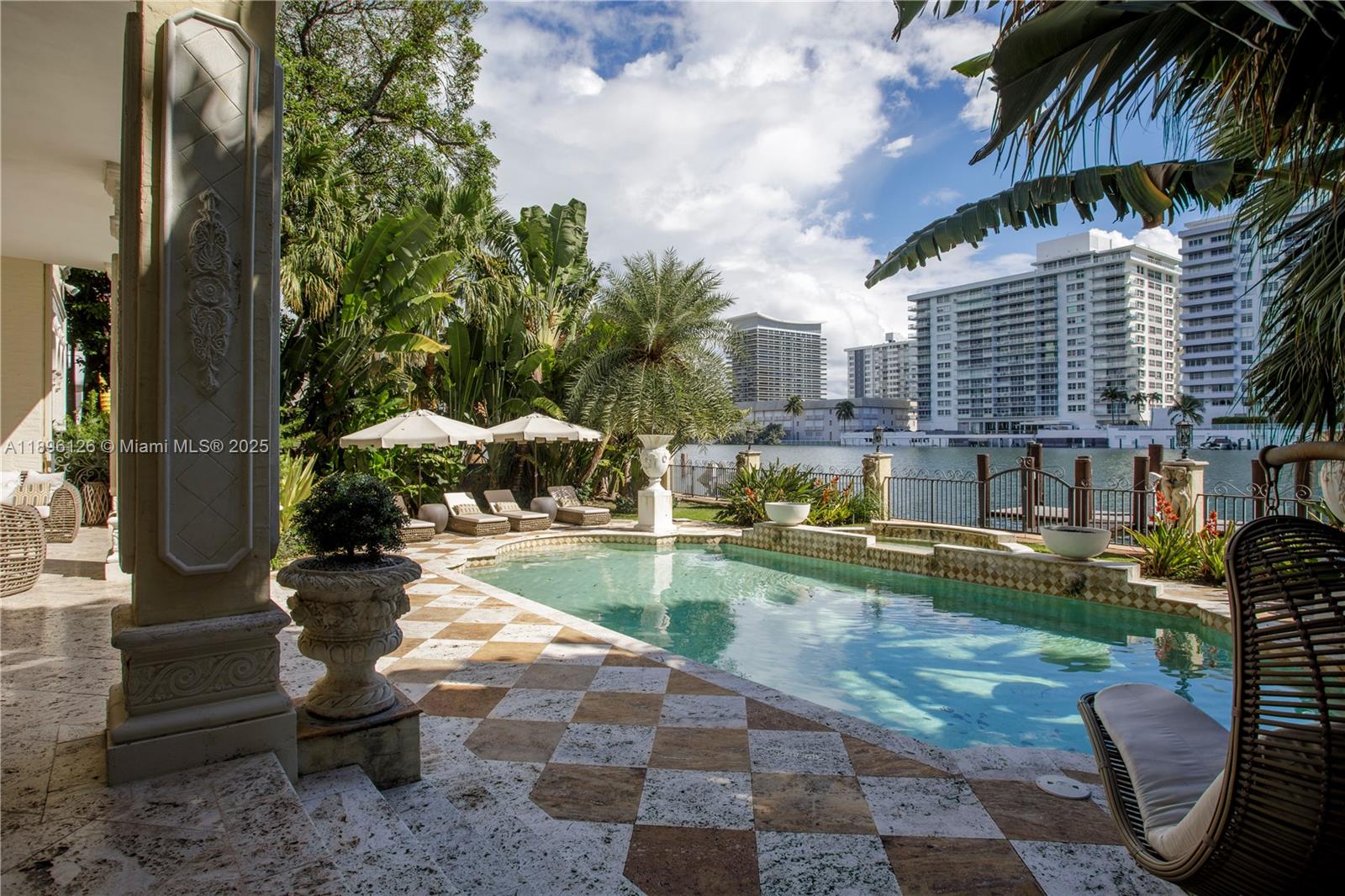 5801 Pine Tree Dr Miami Beach, FL 33140 5801 Pine Tree Dr Miami Beach, FL 33140