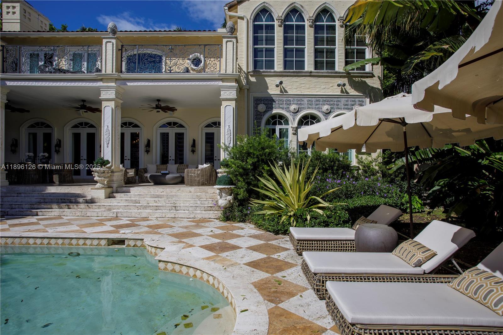5801 Pine Tree Dr Miami Beach, FL 33140 5801 Pine Tree Dr Miami Beach, FL 33140
