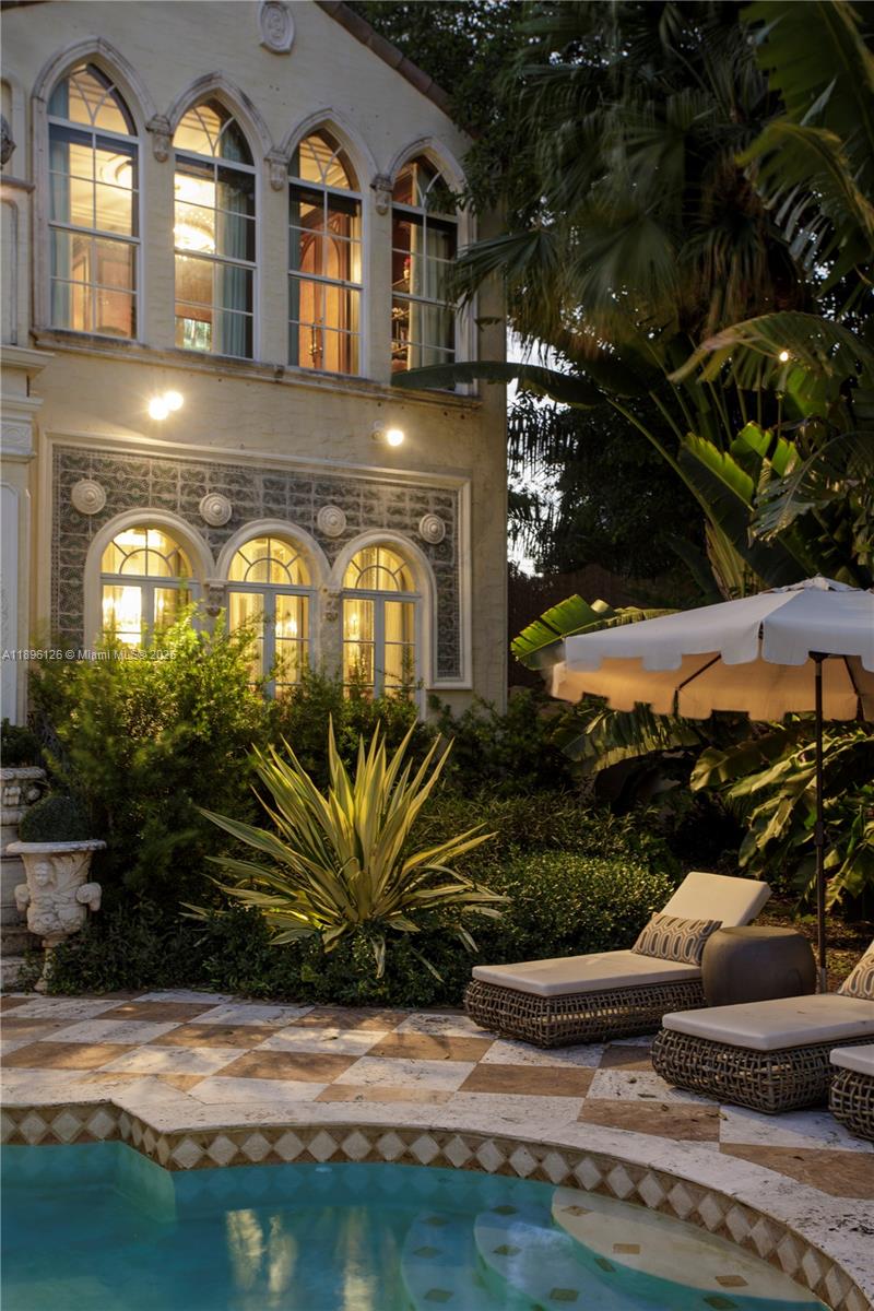 5801 Pine Tree Dr Miami Beach, FL 33140 5801 Pine Tree Dr Miami Beach, FL 33140