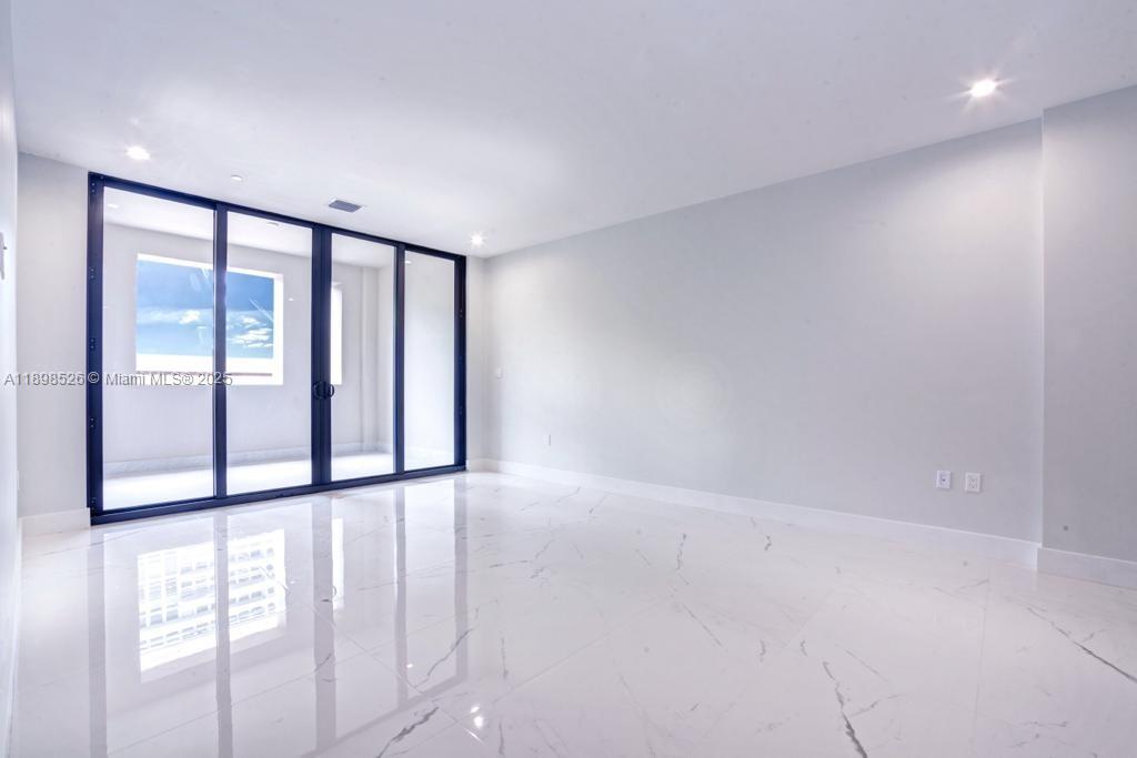 718 Valencia Ave #202 Coral Gables, FL 33134