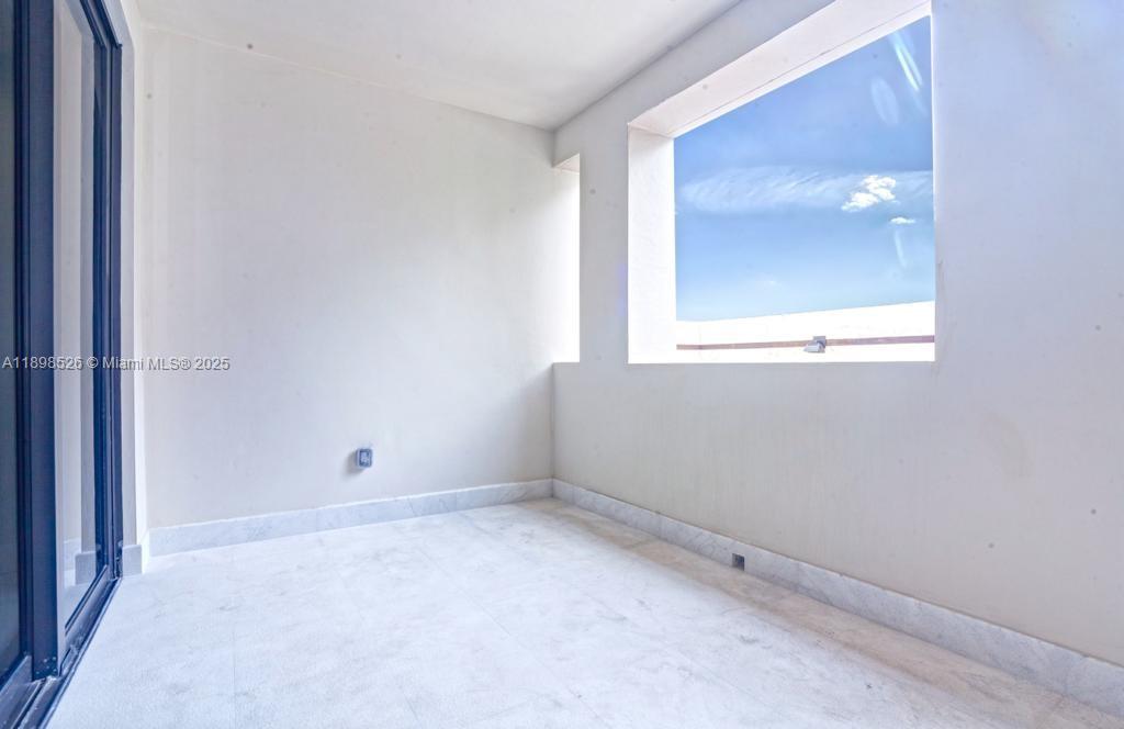 718 Valencia Ave #202 Coral Gables, FL 33134