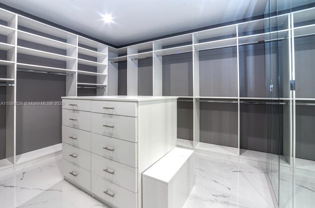 718 Valencia Ave #202 Coral Gables, FL 33134