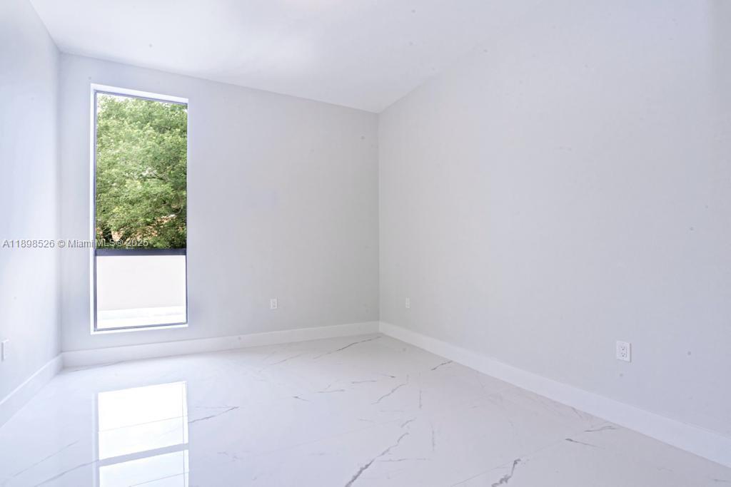 718 Valencia Ave #202 Coral Gables, FL 33134