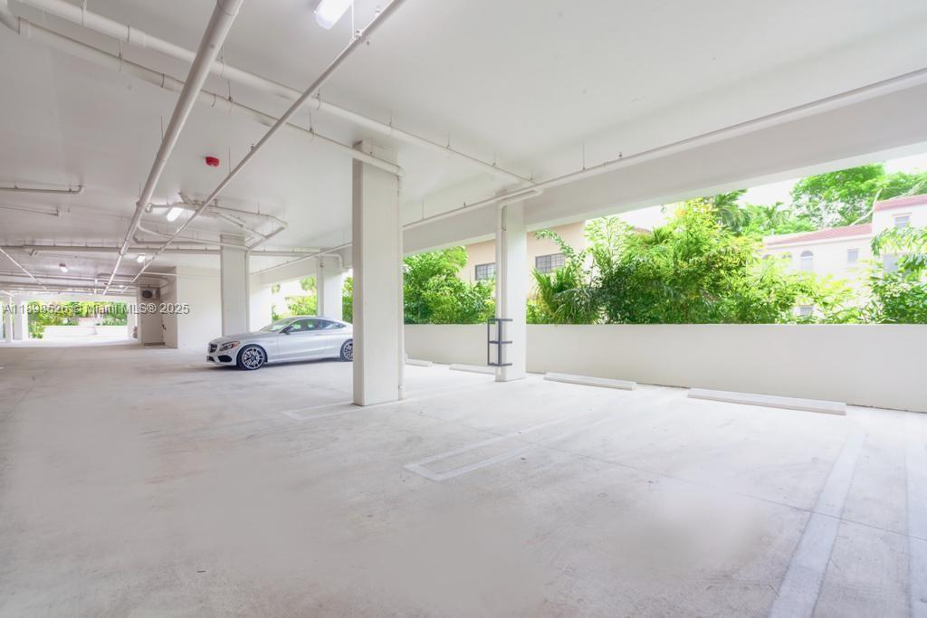 718 Valencia Ave #202 Coral Gables, FL 33134