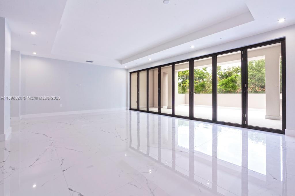 718 Valencia Ave #202 Coral Gables, FL 33134