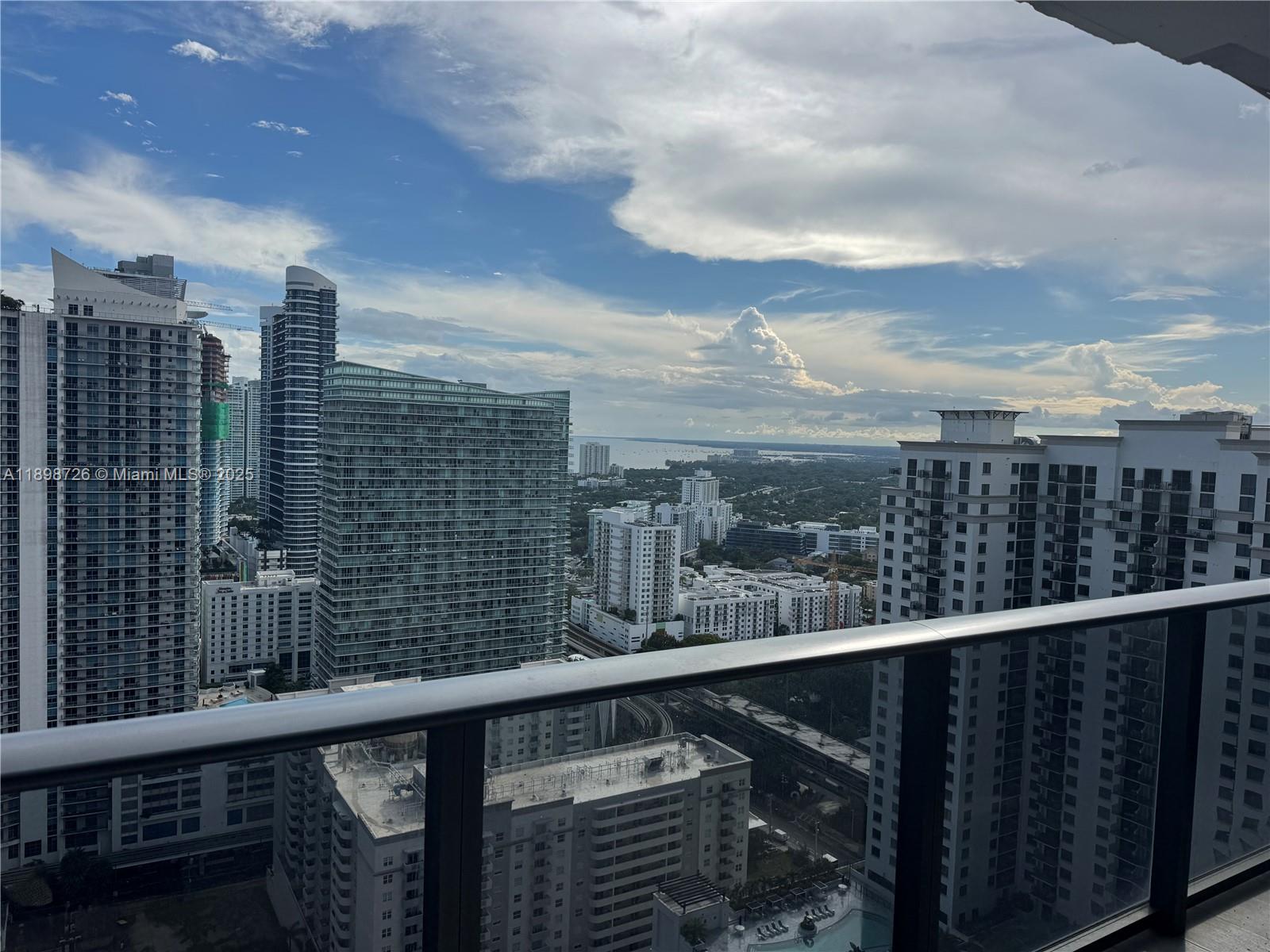 image Brickell Heights East23