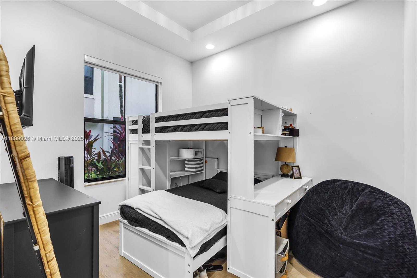 8449 NW 51st Ter Doral, FL 33166