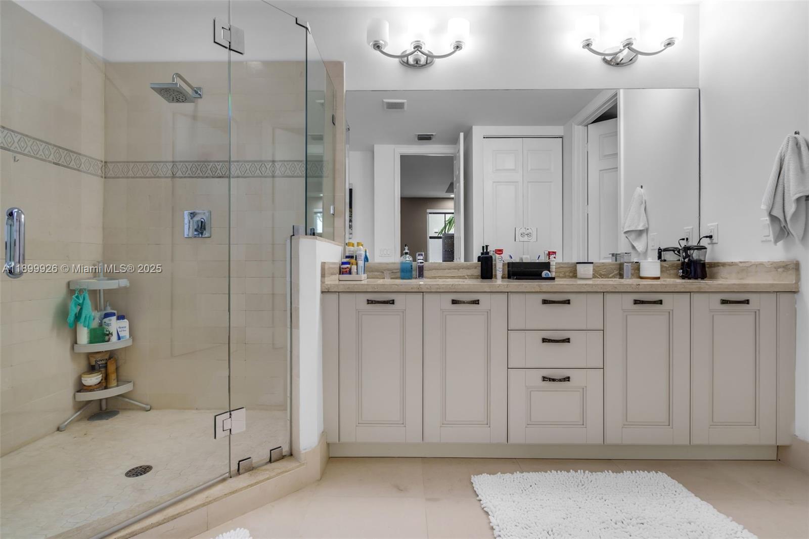 8449 NW 51st Ter Doral, FL 33166