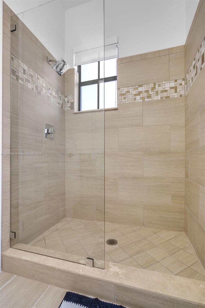 8449 NW 51st Ter Doral, FL 33166