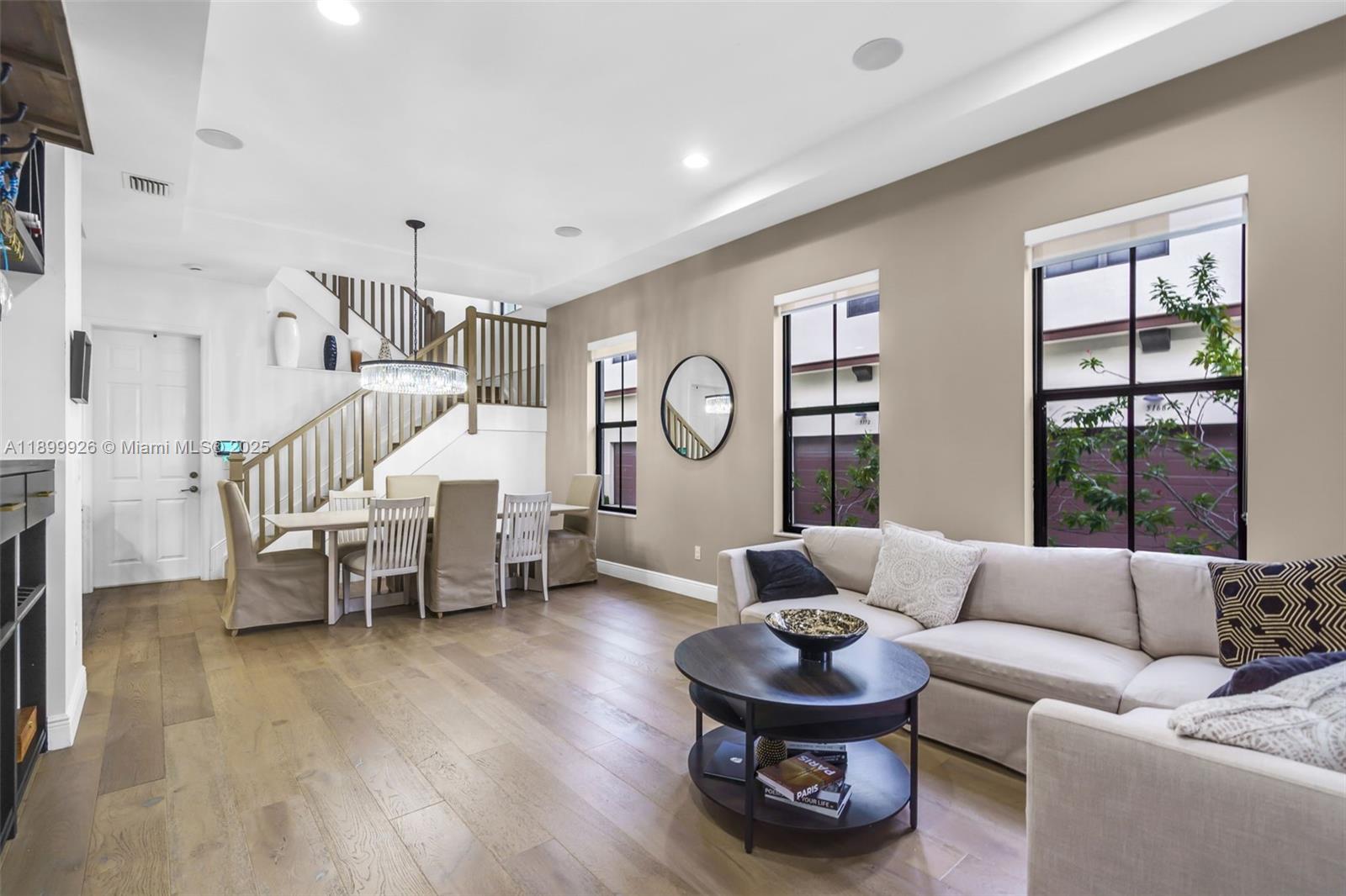 8449 NW 51st Ter Doral, FL 33166