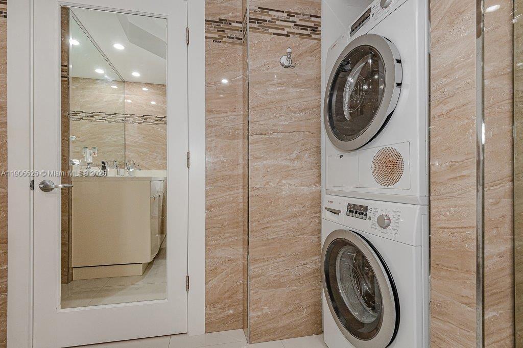 image Roney Palace Condo20