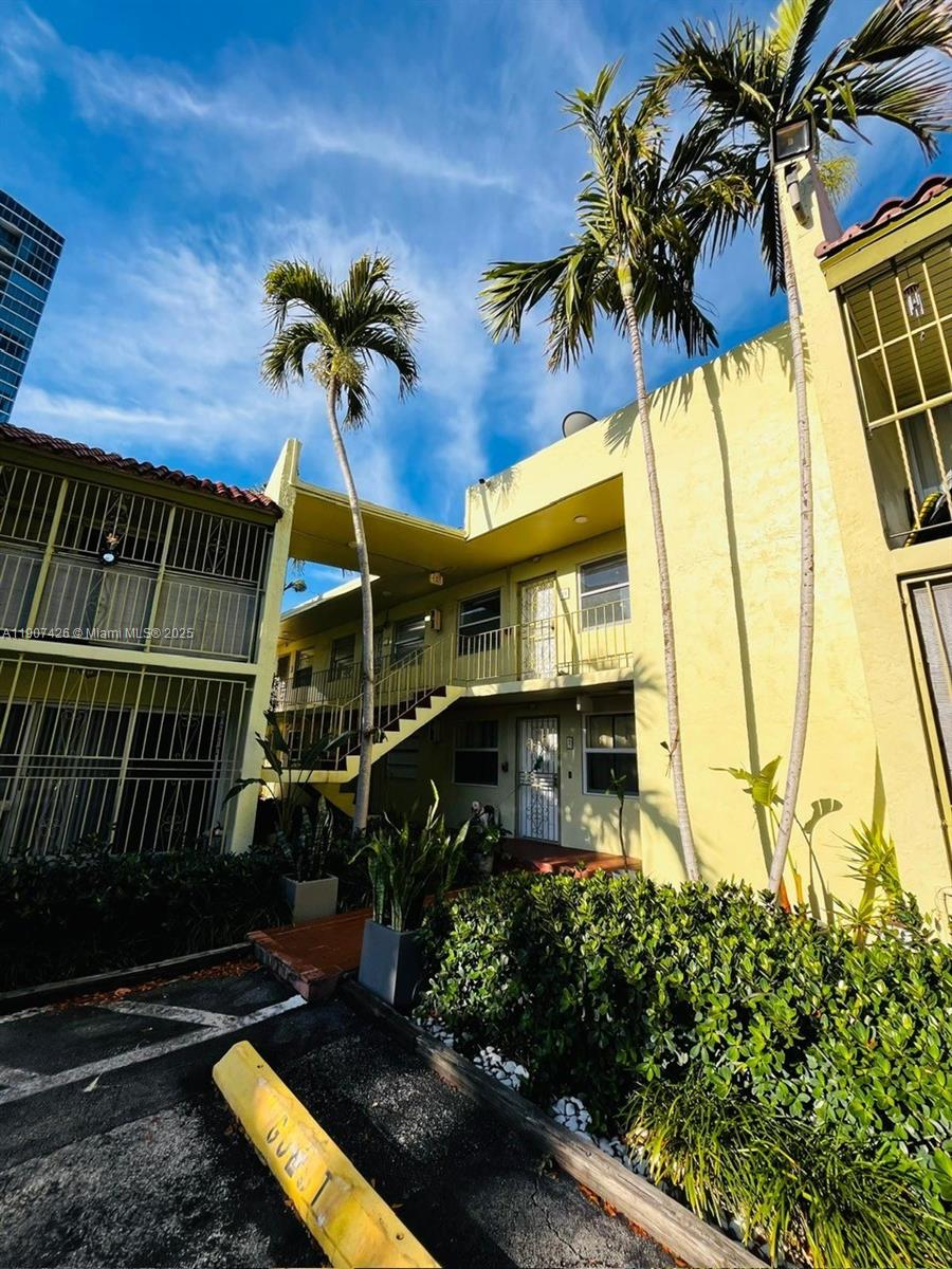 520 NE 38th St #8 Miami, FL 33137