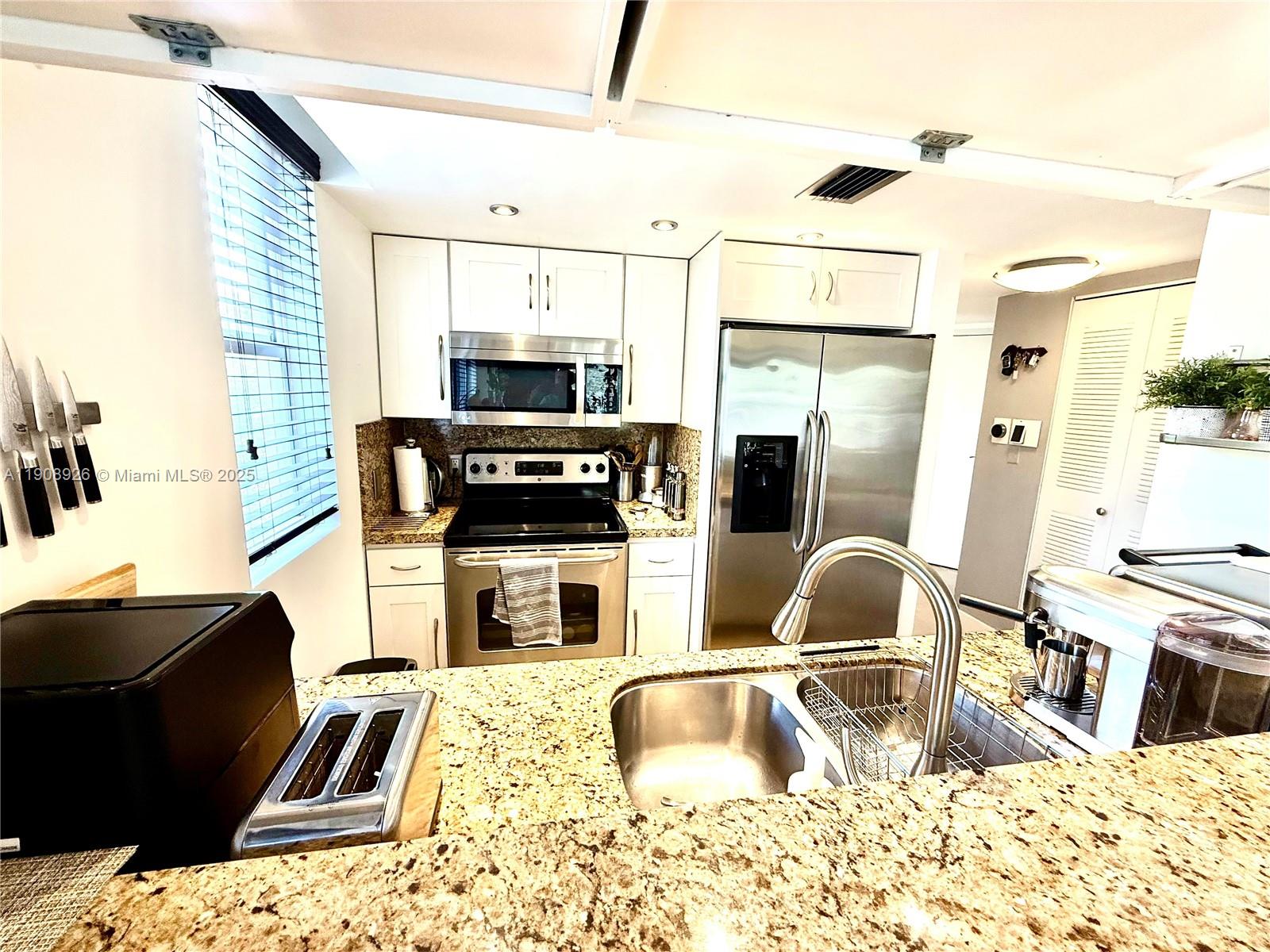 498 SW 2nd St #201 Miami, FL 33130