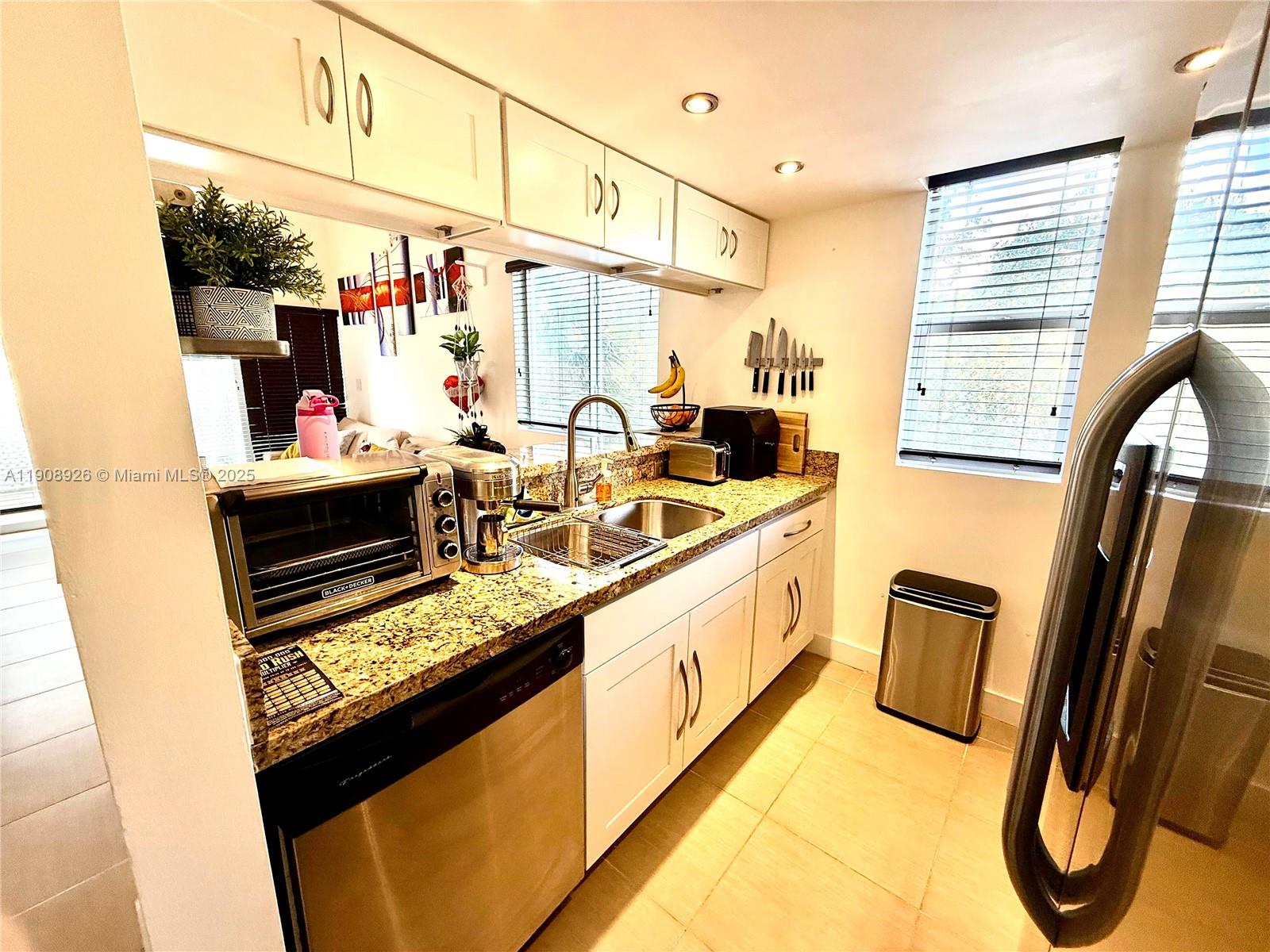 498 SW 2nd St #201 Miami, FL 33130