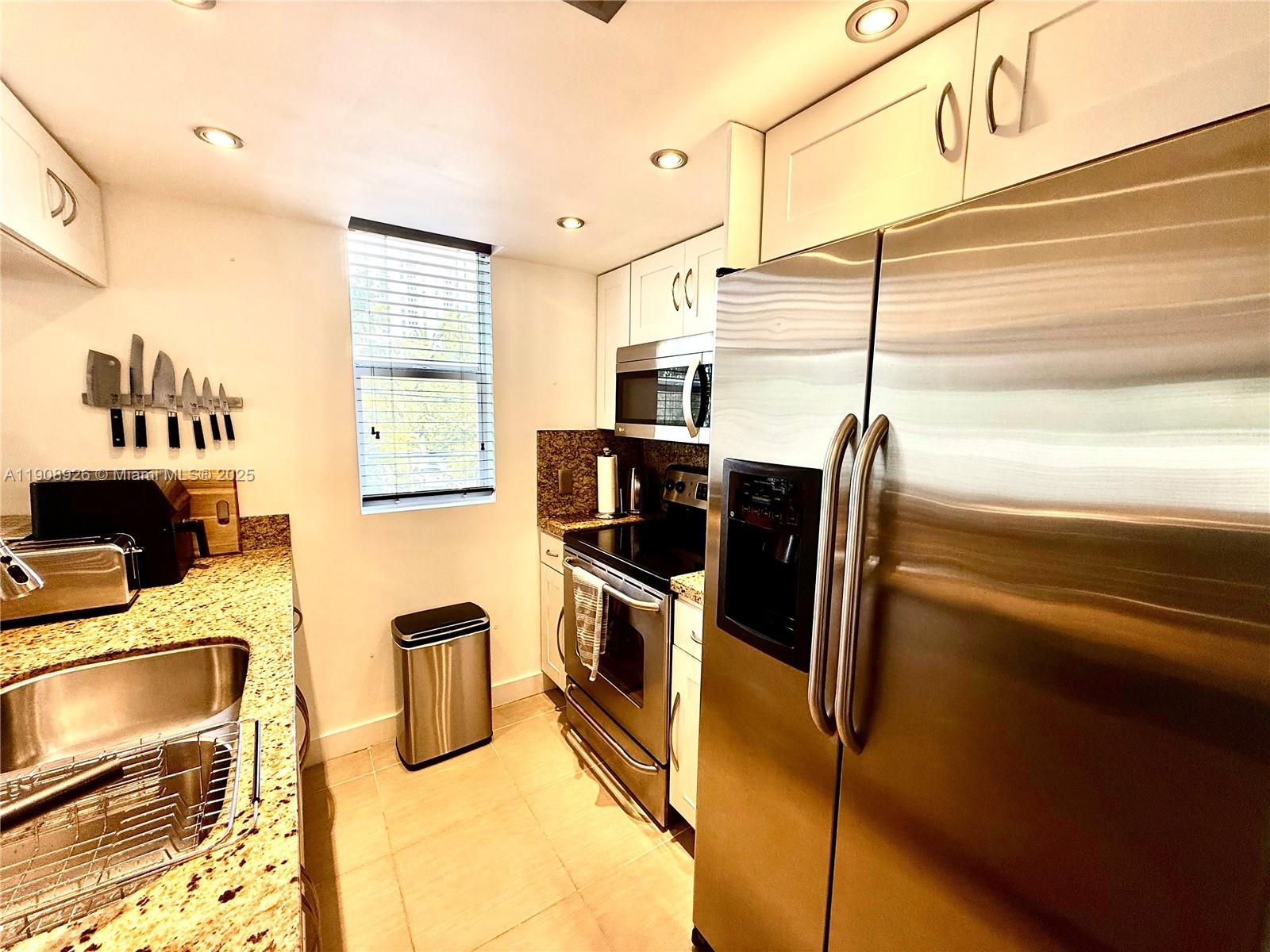 498 SW 2nd St #201 Miami, FL 33130