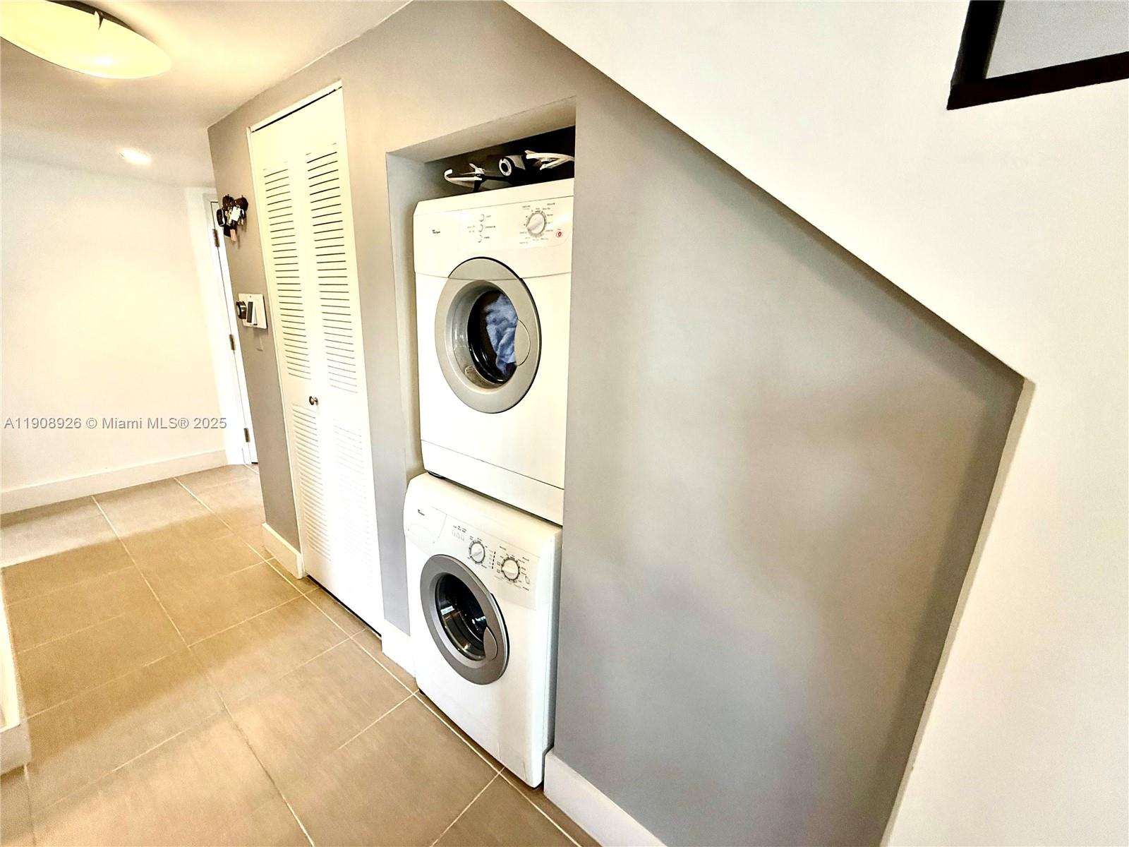 498 SW 2nd St #201 Miami, FL 33130