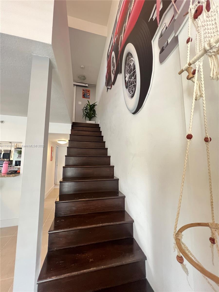 498 SW 2nd St #201 Miami, FL 33130