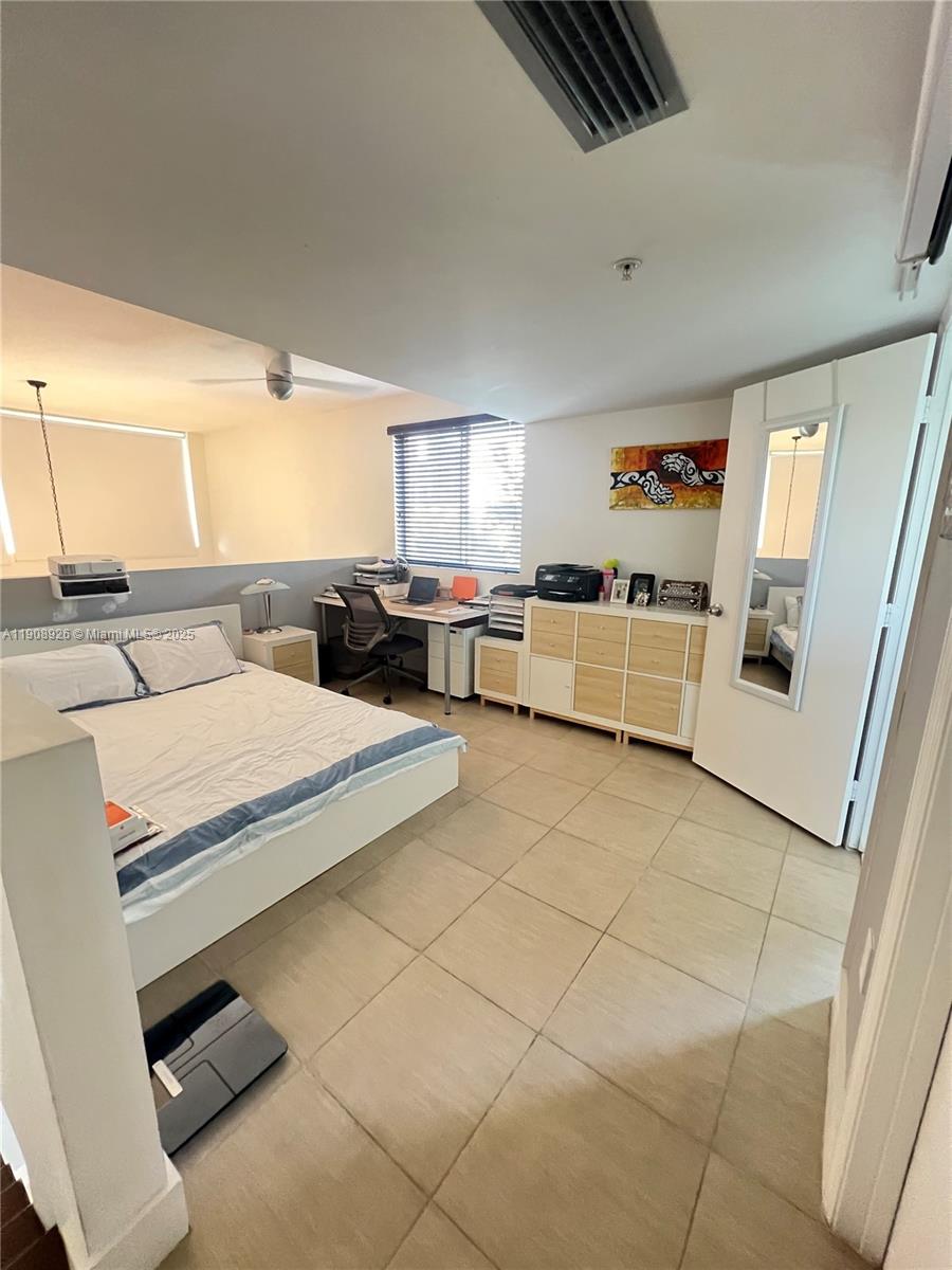 498 SW 2nd St #201 Miami, FL 33130