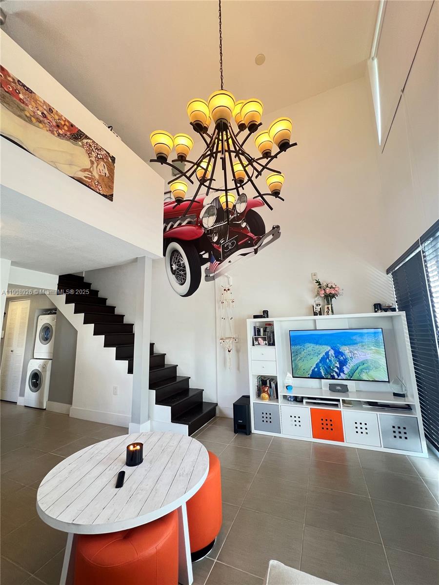 498 SW 2nd St #201 Miami, FL 33130