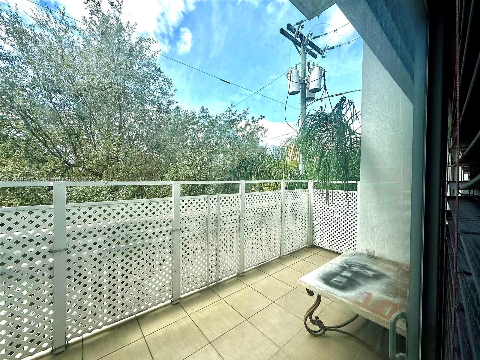 498 SW 2nd St #201 Miami, FL 33130