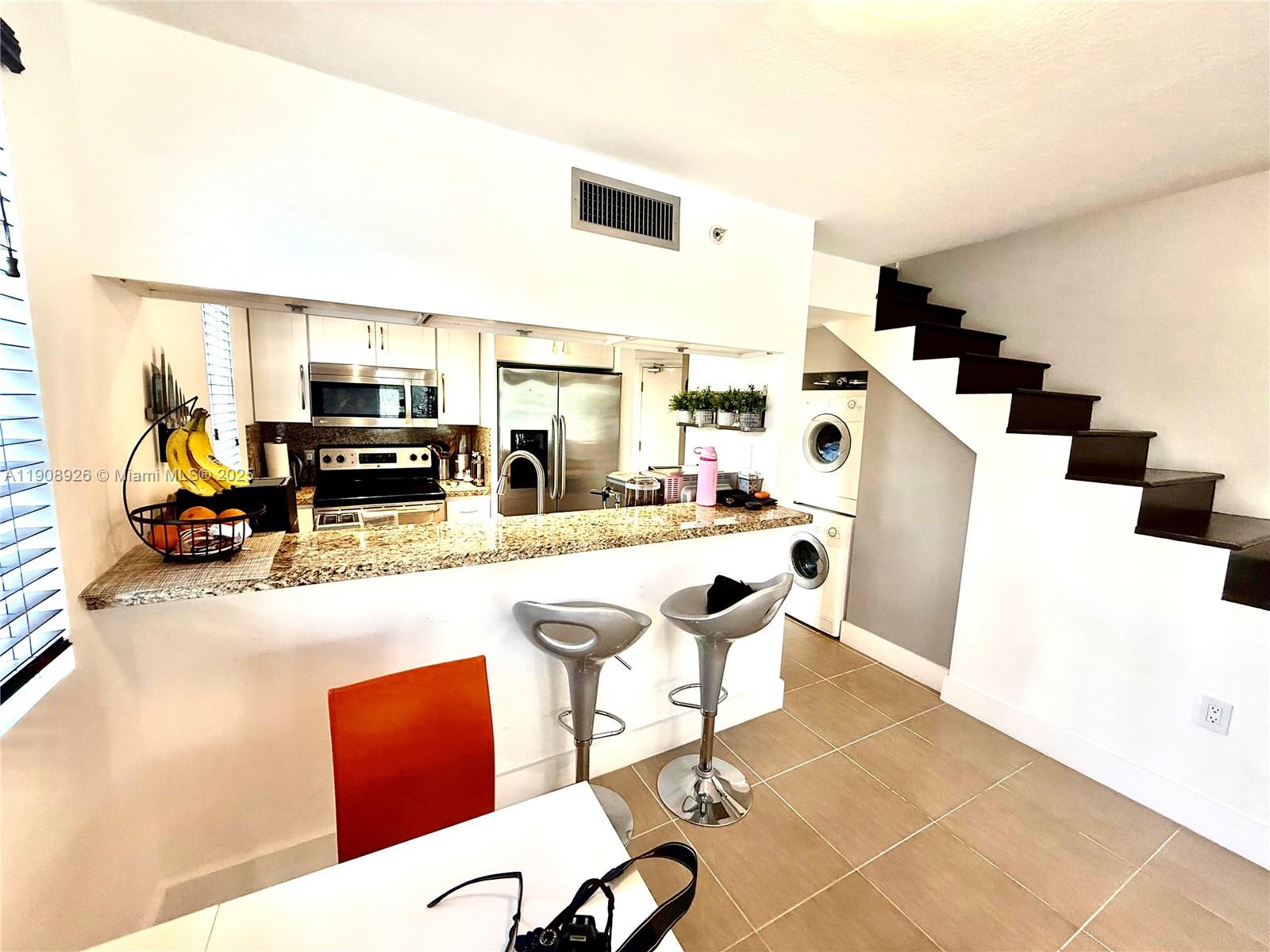 498 SW 2nd St #201 Miami, FL 33130