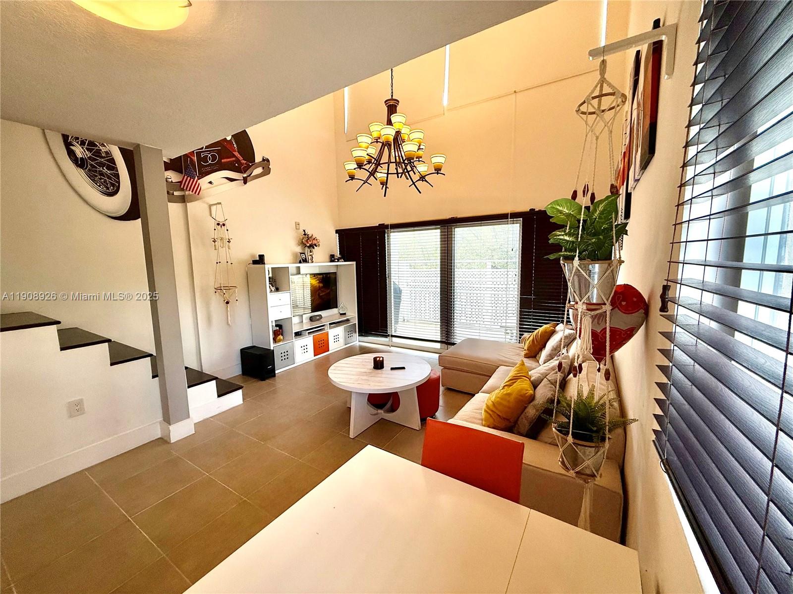 498 SW 2nd St #201 Miami, FL 33130