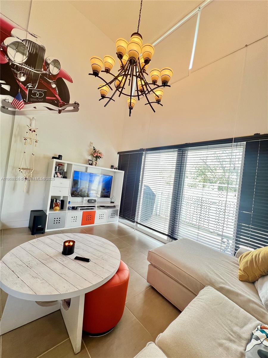 498 SW 2nd St #201 Miami, FL 33130