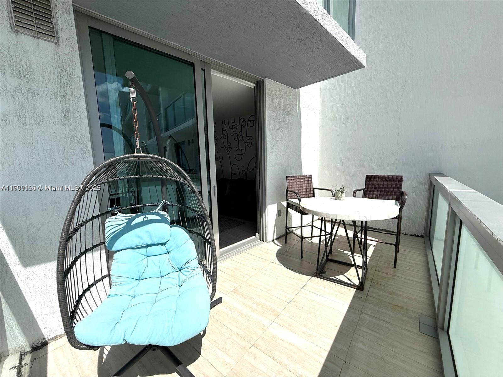 image Quadro Condo19