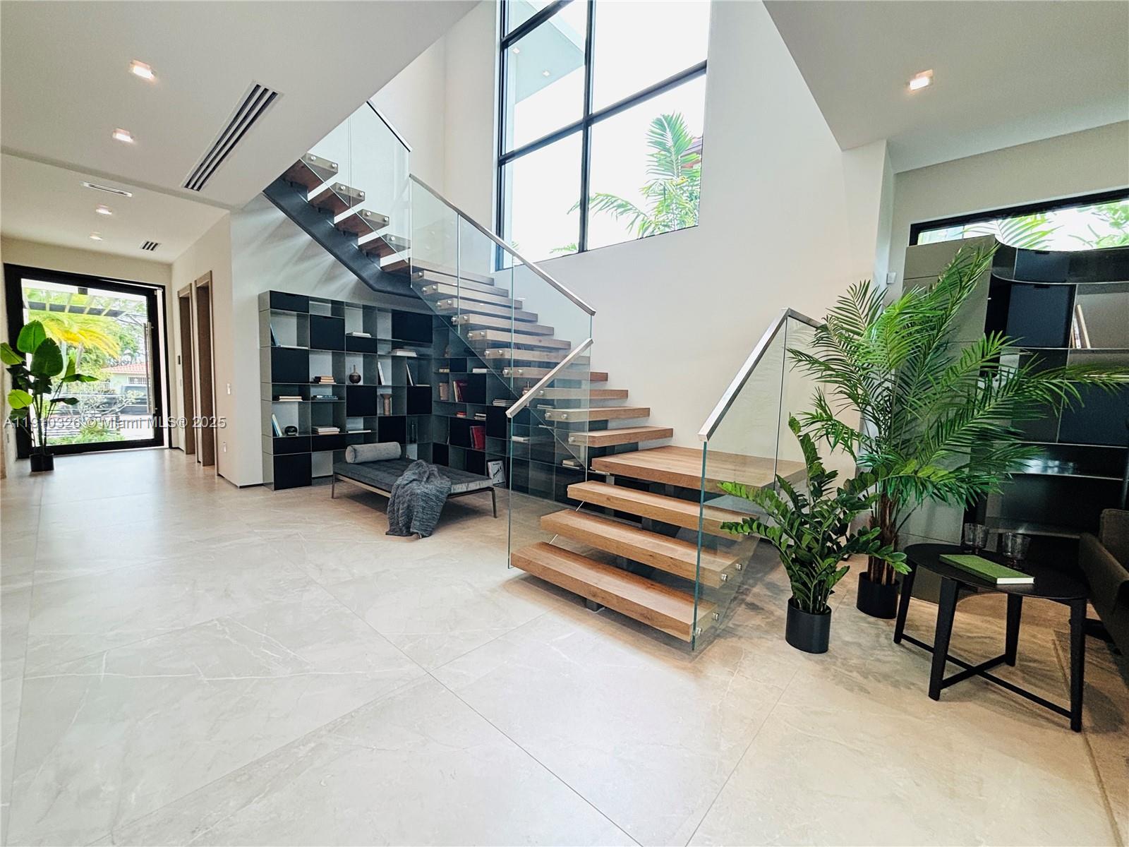 5825 Alton Rd Miami Beach, FL 33140