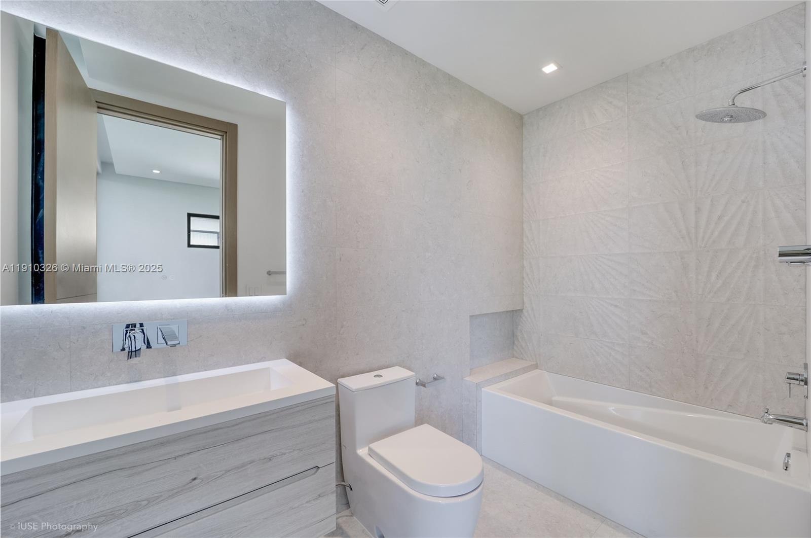 5825 Alton Rd Miami Beach, FL 33140