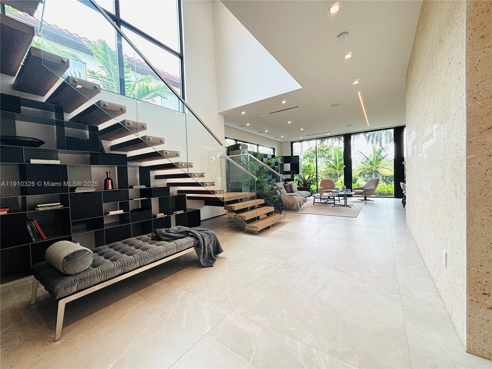 5825 Alton Rd Miami Beach, FL 33140