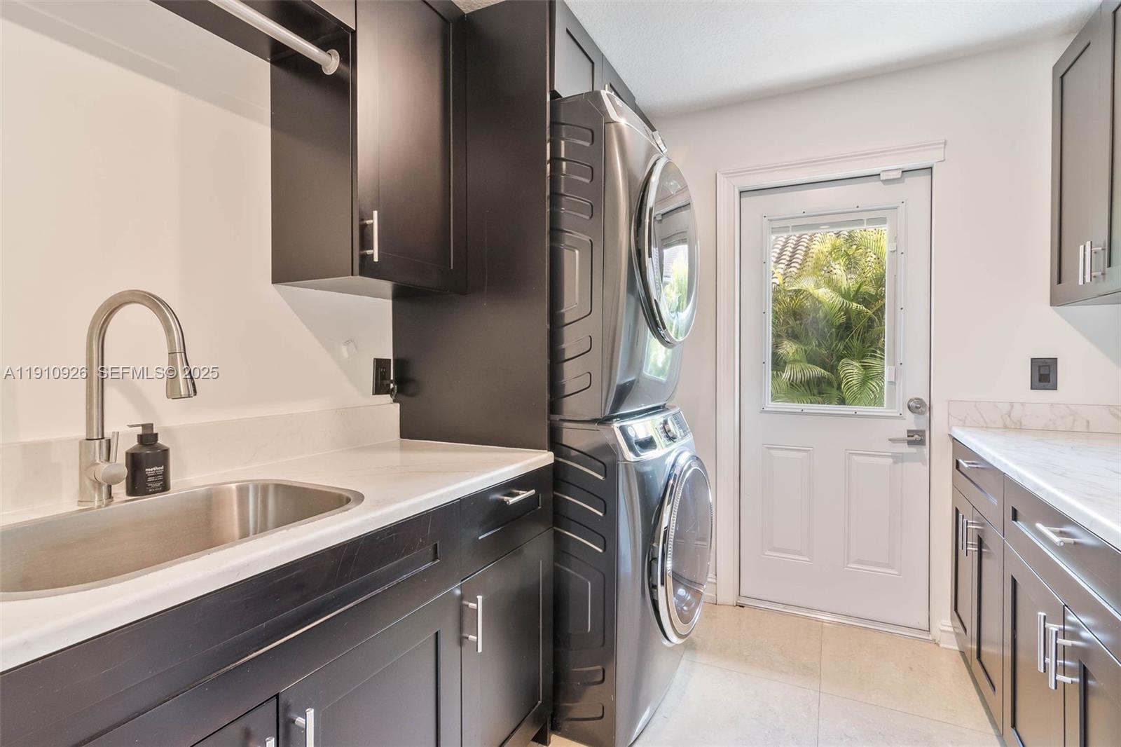 1222 Manor Ct Weston, FL 33326