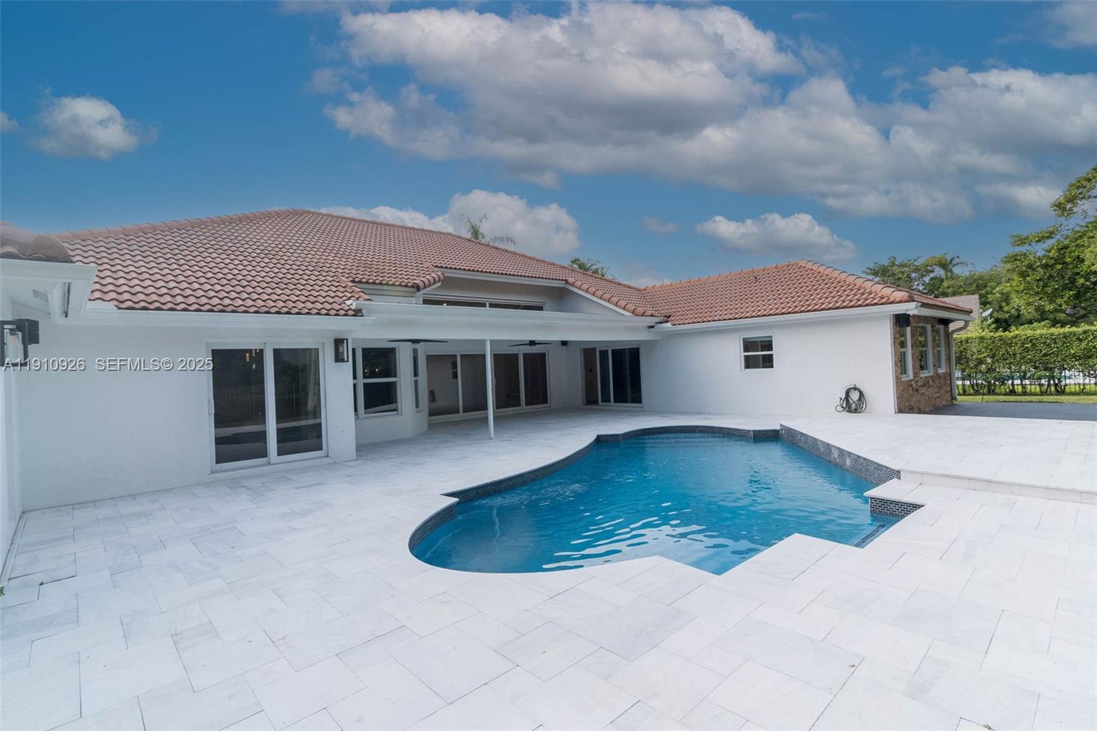 1222 Manor Ct Weston, FL 33326