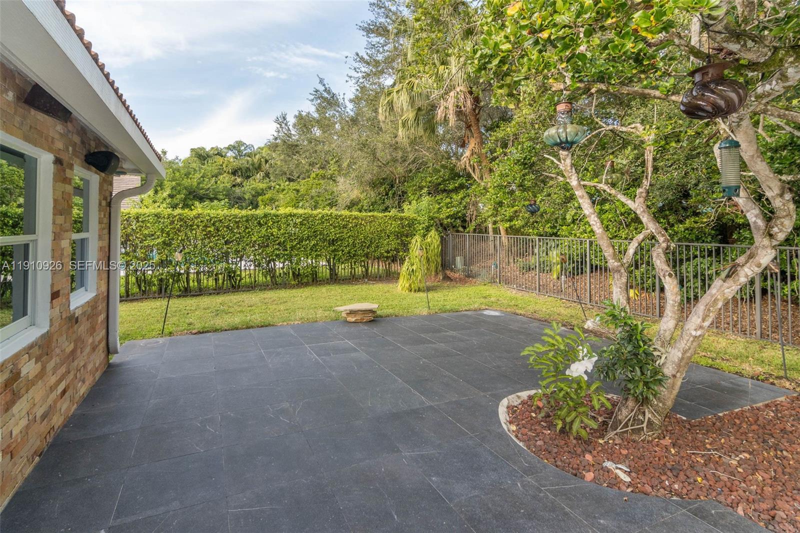 1222 Manor Ct Weston, FL 33326