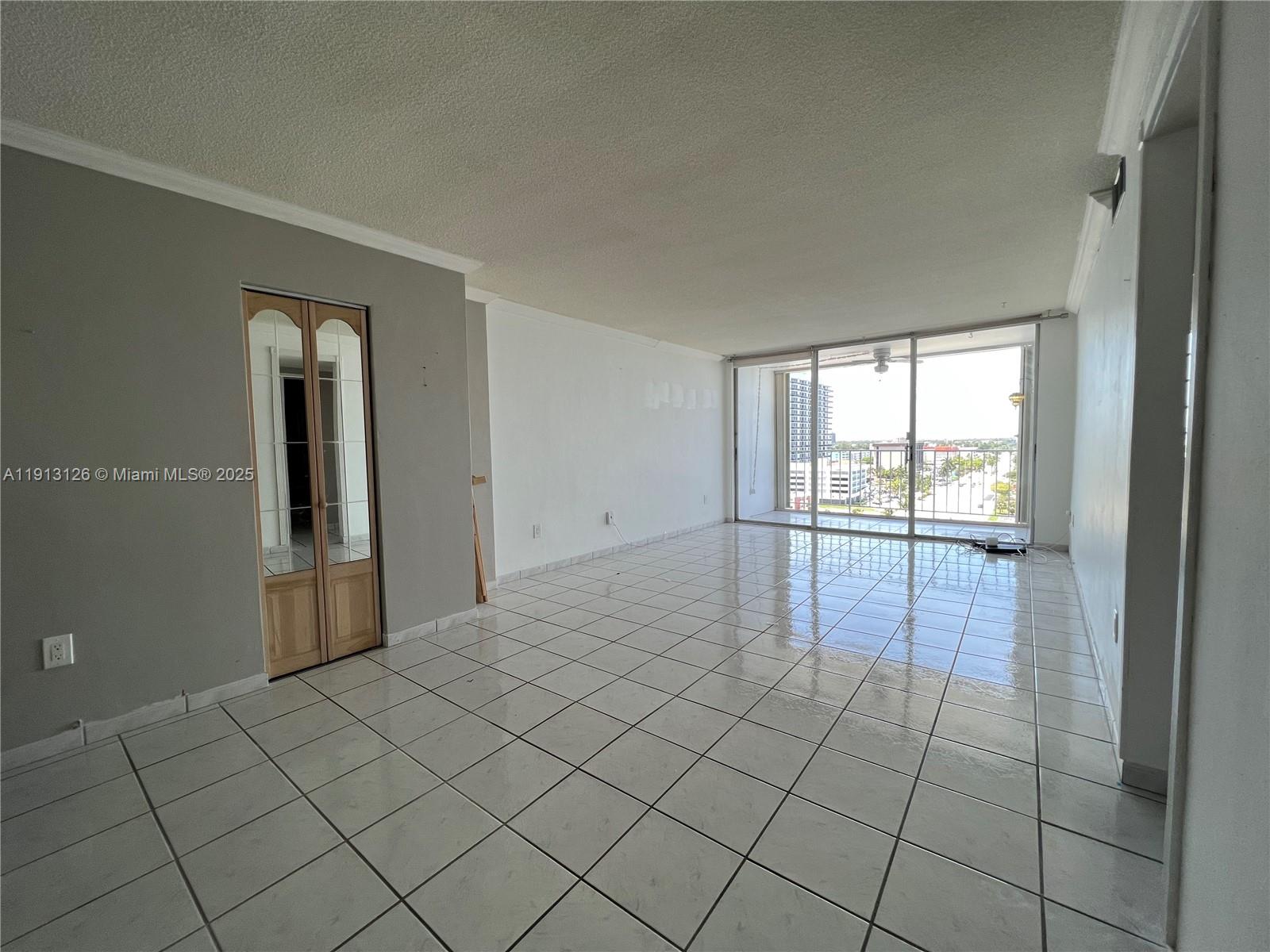 1865 79th St Cswy #11D North Bay Village, FL 33141