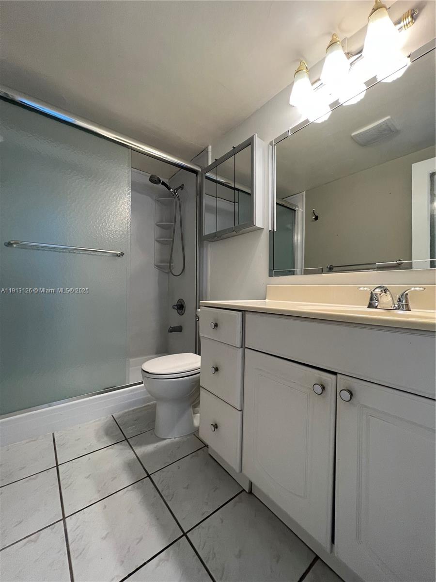 1865 79th St Cswy #11D North Bay Village, FL 33141