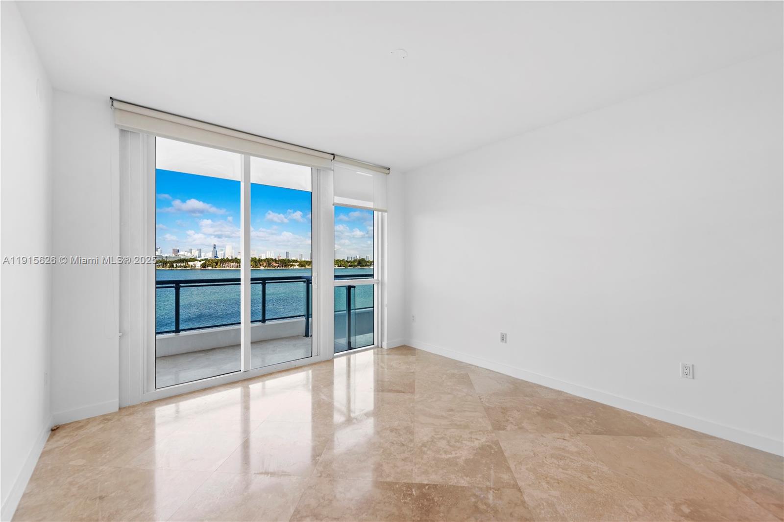 image The Bentley Bay Condo17