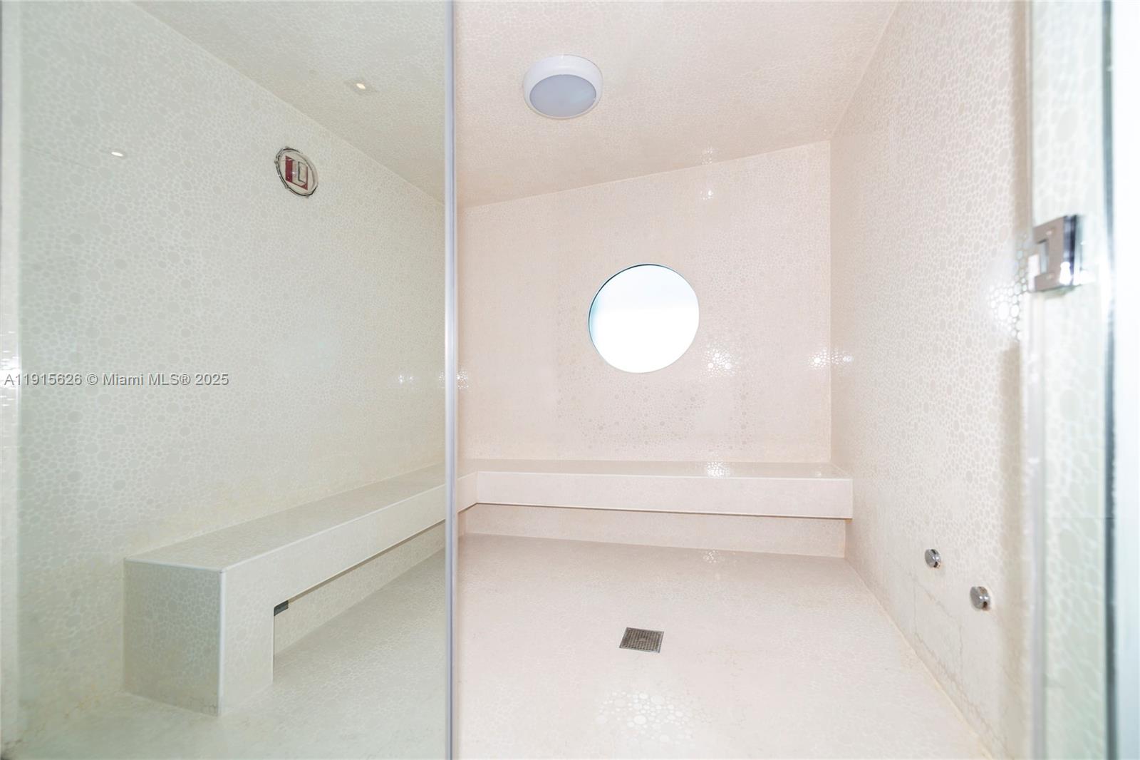 image The Bentley Bay Condo24