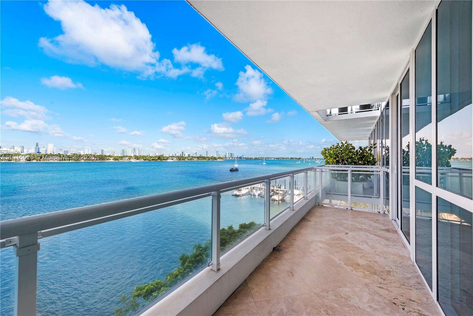 image The Bentley Bay Condo33