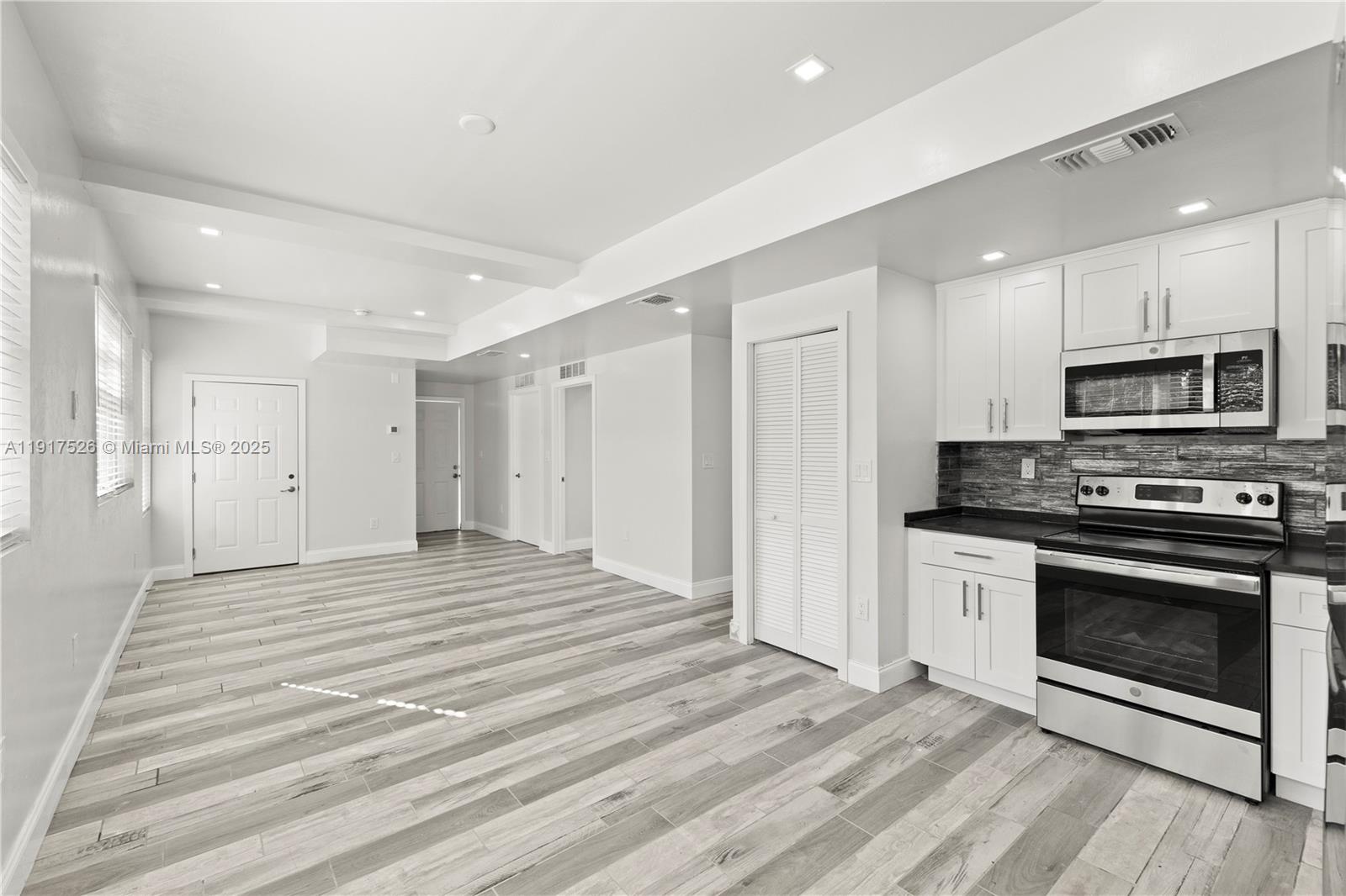 305 NW 58th St Miami, FL 33127