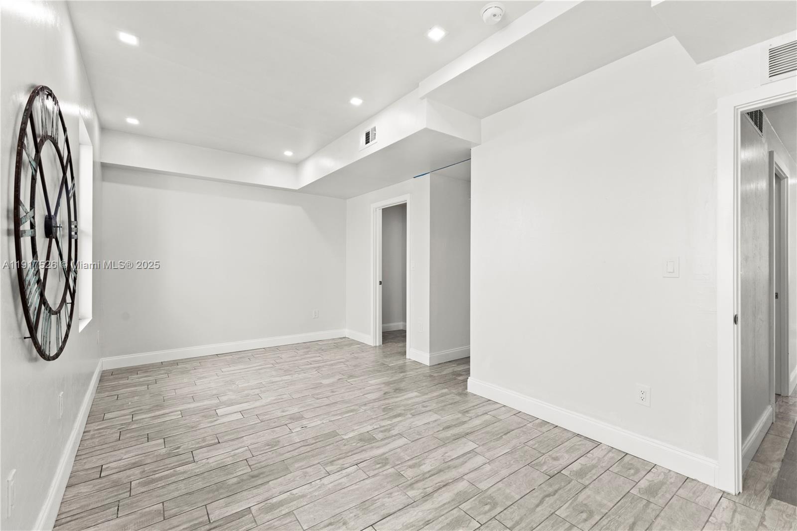 305 NW 58th St Miami, FL 33127