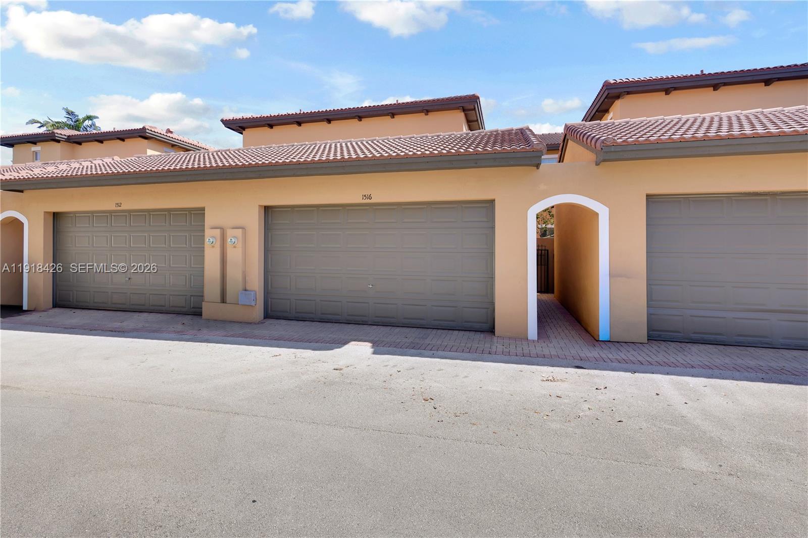 1516 SW 147th Ave Pembroke Pines, FL 33027