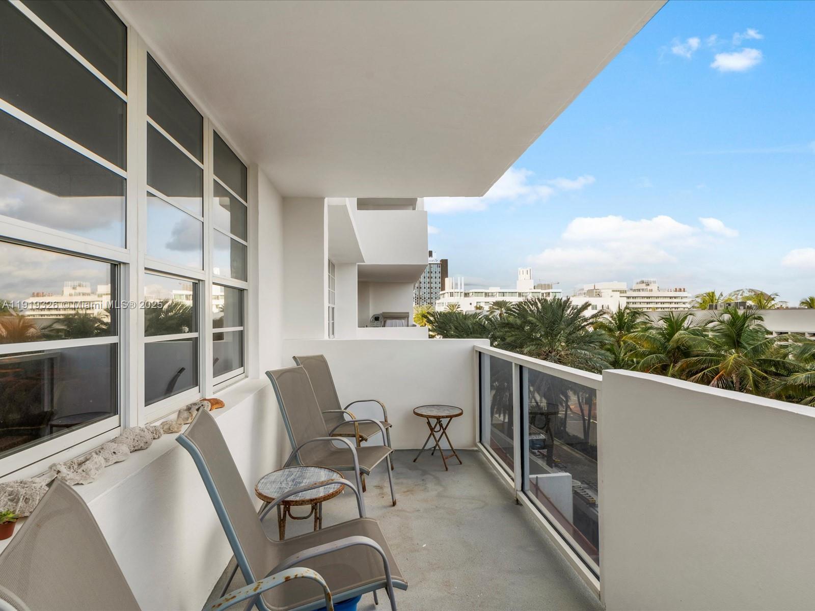 image The Decoplage Condo2