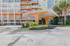 2025 NE 164th St #904 North Miami Beach, FL 33162