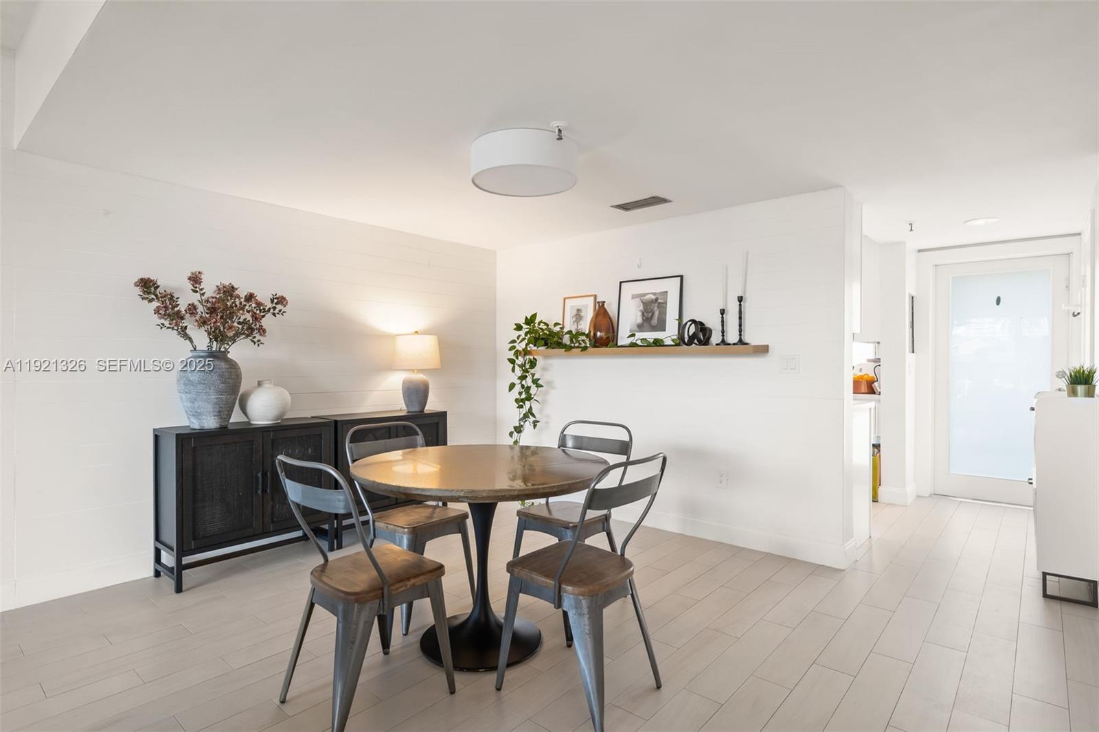 429 Poinciana Dr #1415 Sunny Isles Beach, FL 33160